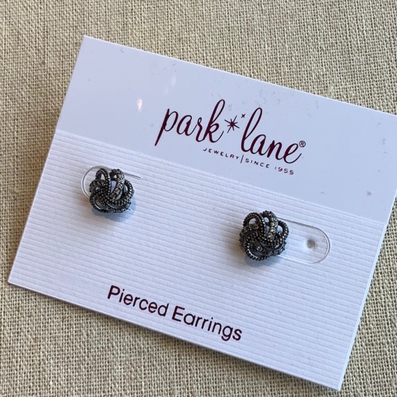 Park Lane knottie earrings - Picture 6 of 6